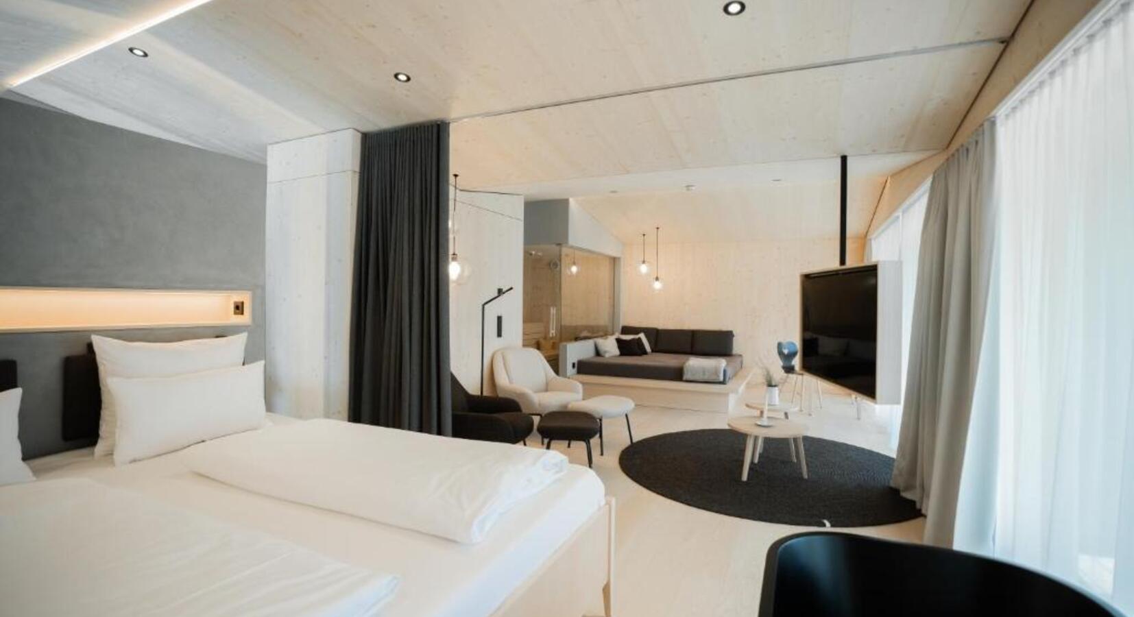 Suite with sauna and spa bath 