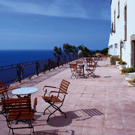 Hotel El Far