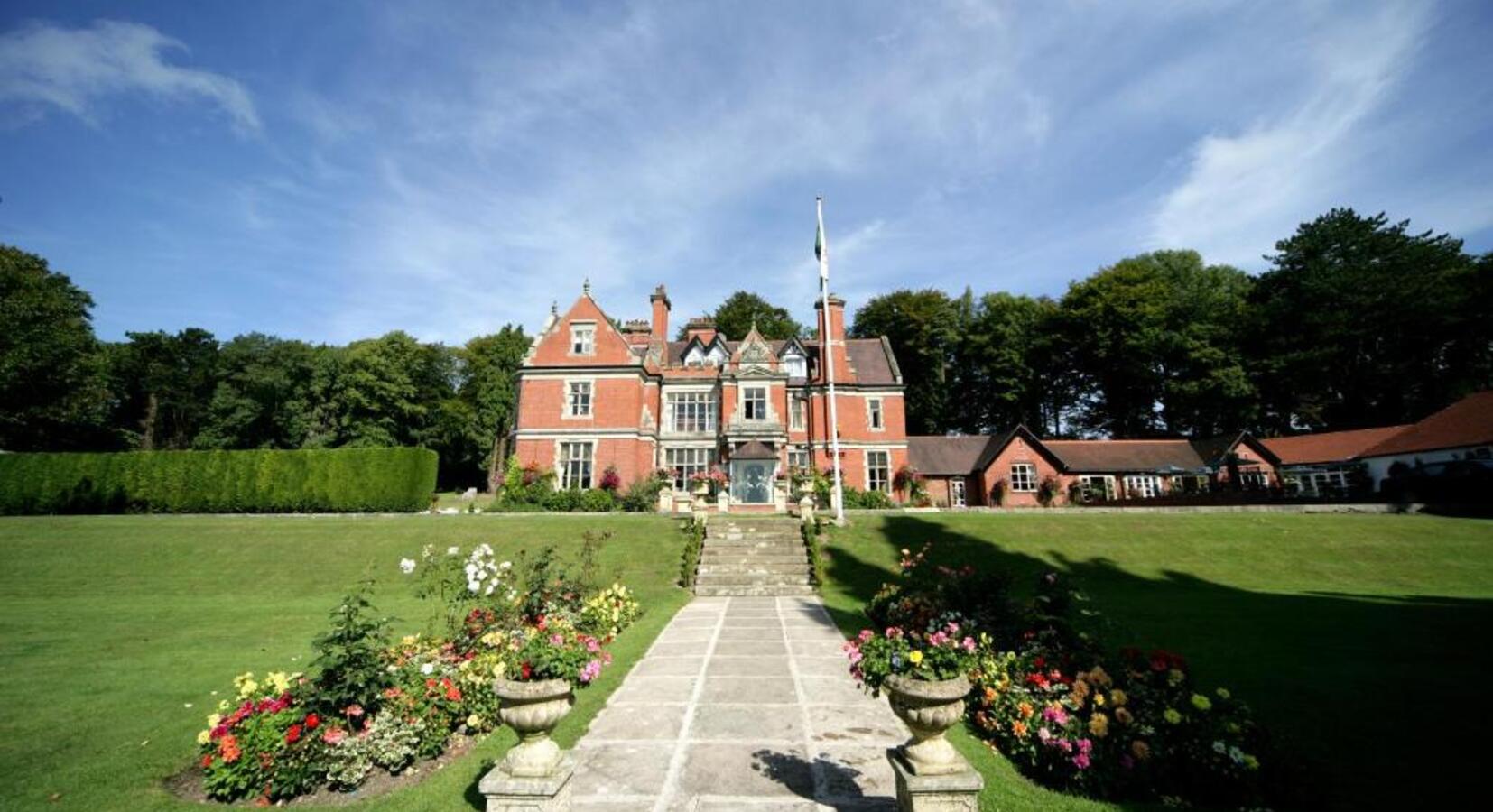 Photo of Coed Y Mwstwr Hotel