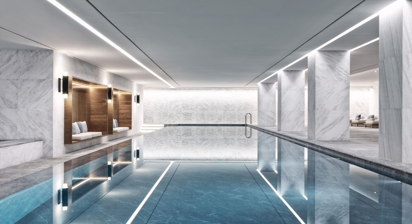 Indoor pool in the spa
