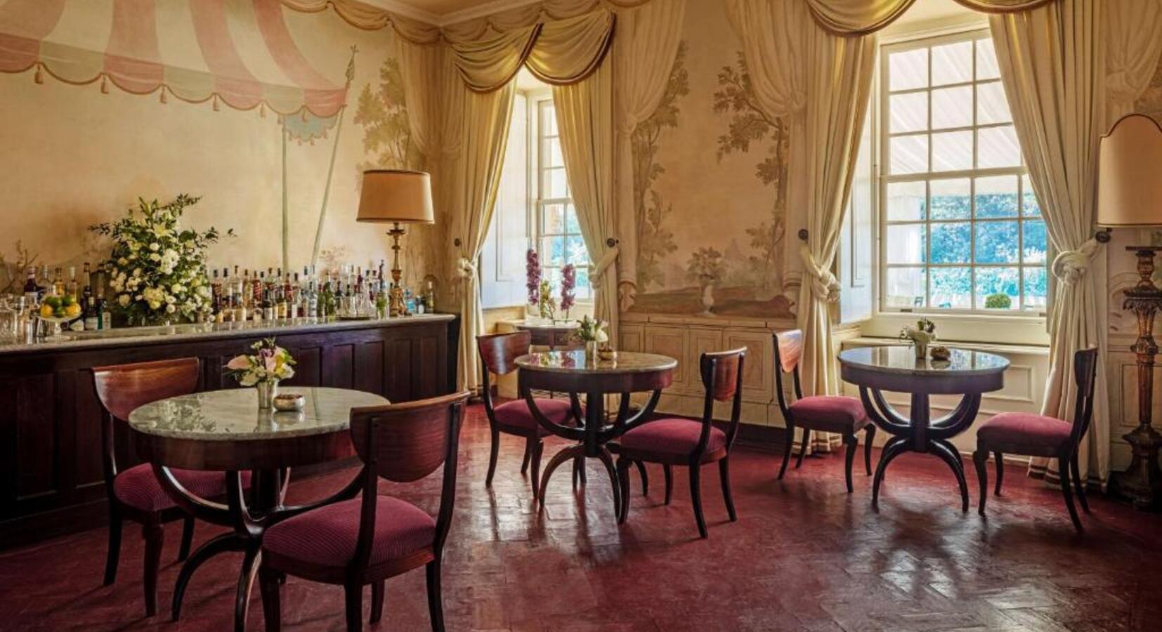 Bar area 