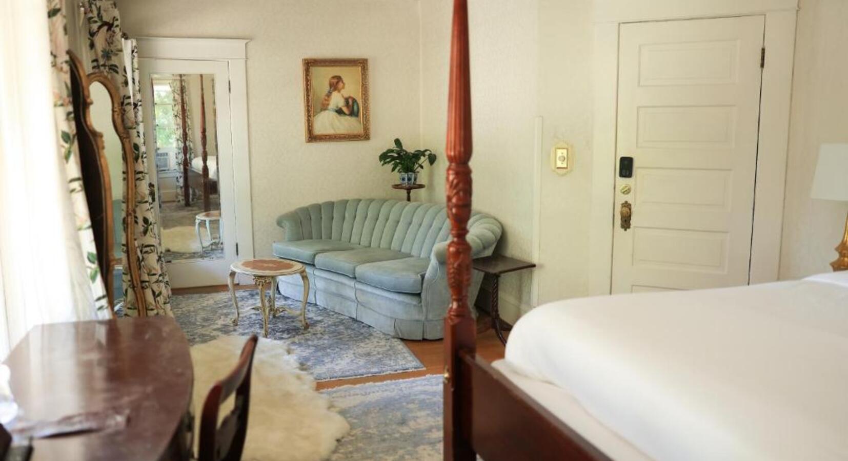 Guestroom details