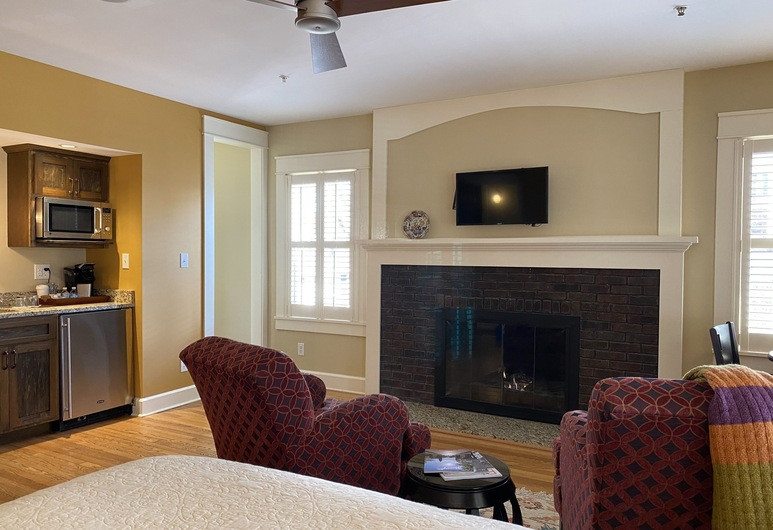 Showers Inn, Bloomington Review The Hotel Guru