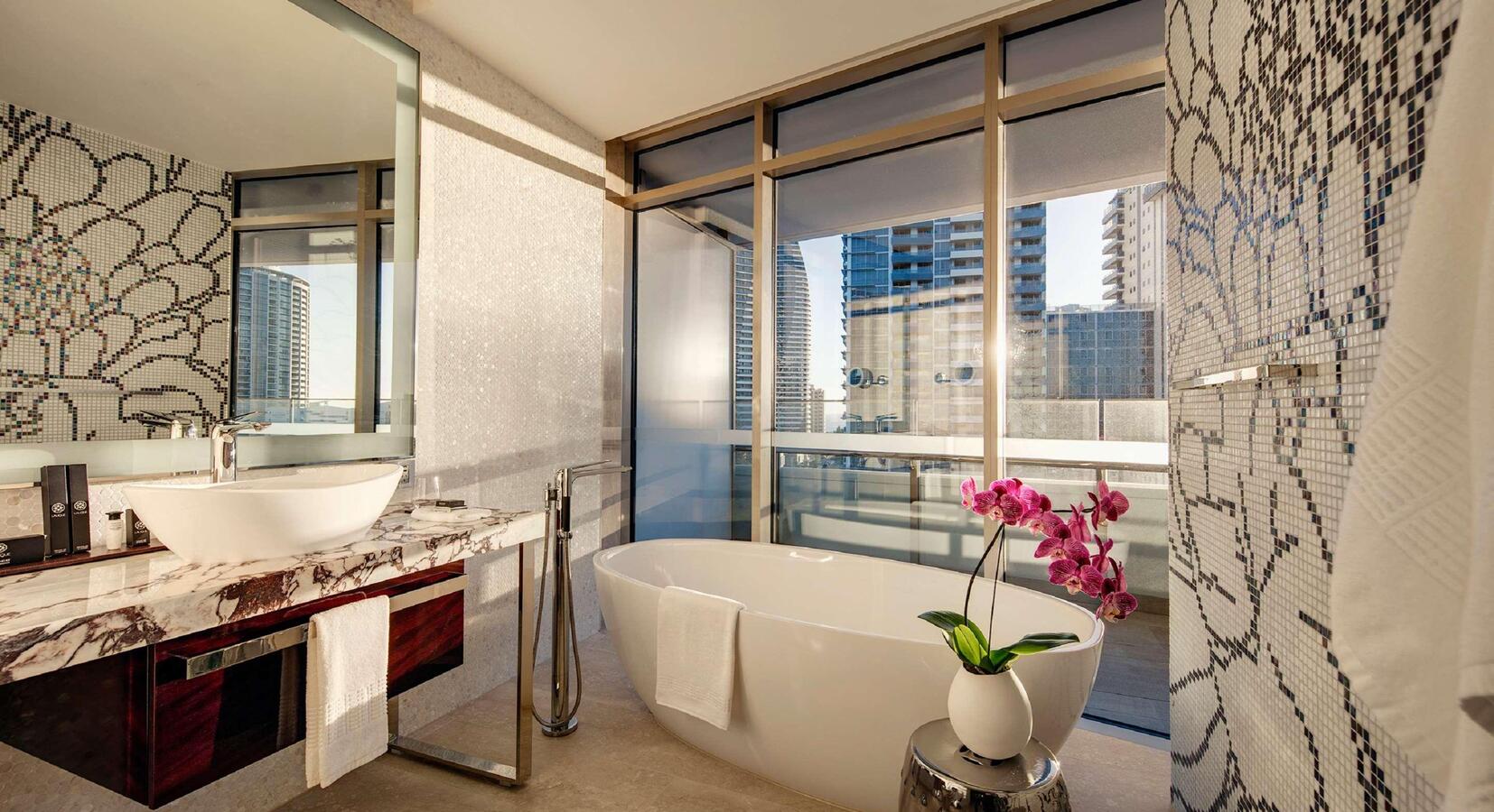 Bathroom with Tub