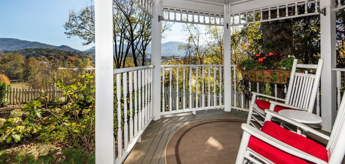 Oak Hill on Love Lane Bed and Breakfast, Waynesville Review The Hotel