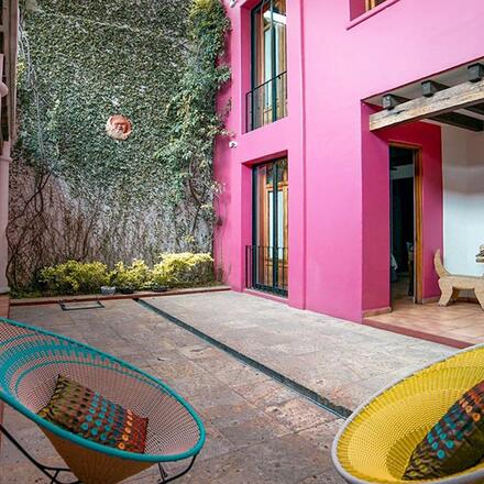 LA CASA DE LOS MILAGROS