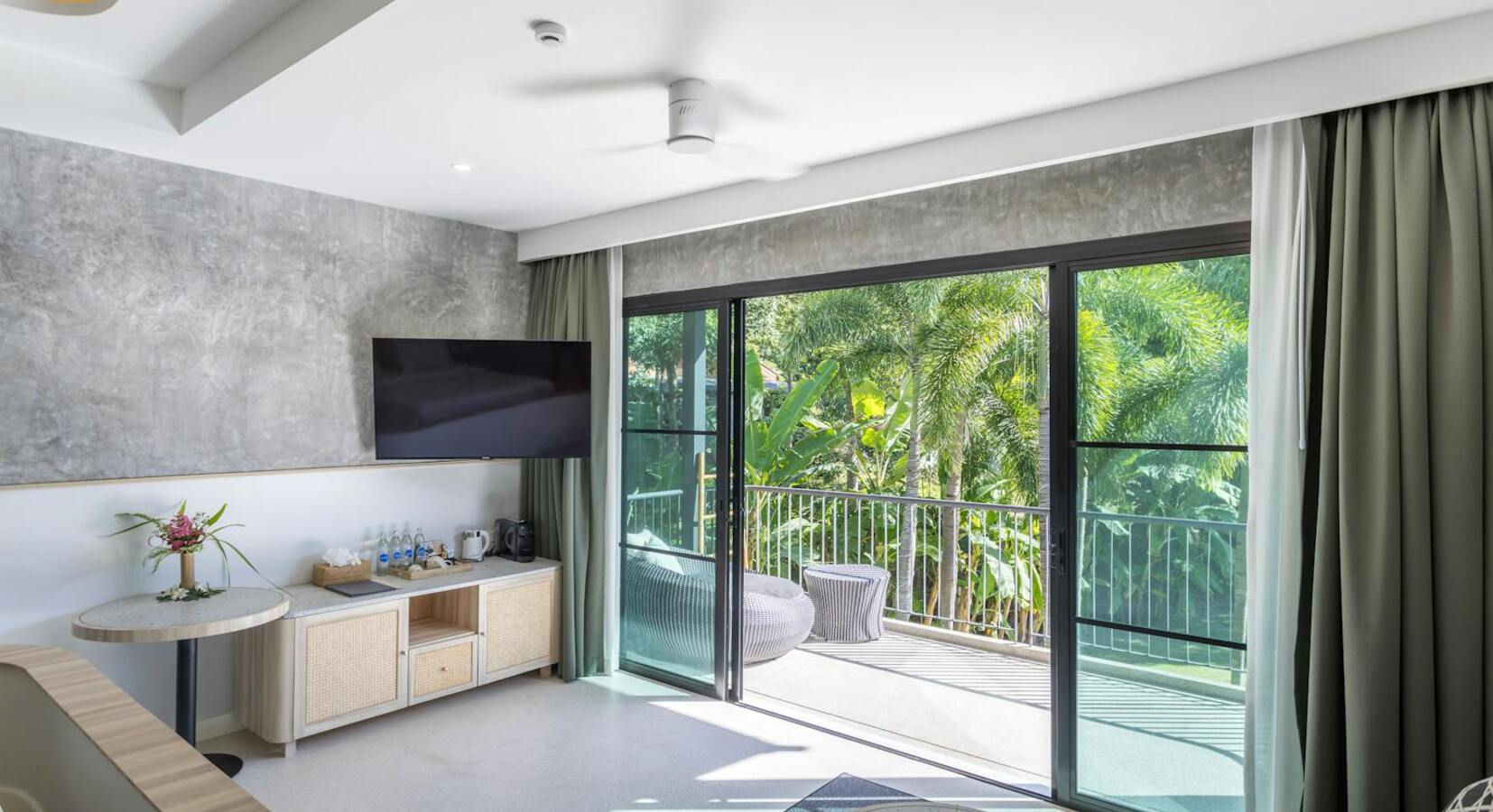 Guest Room with Private Balcony