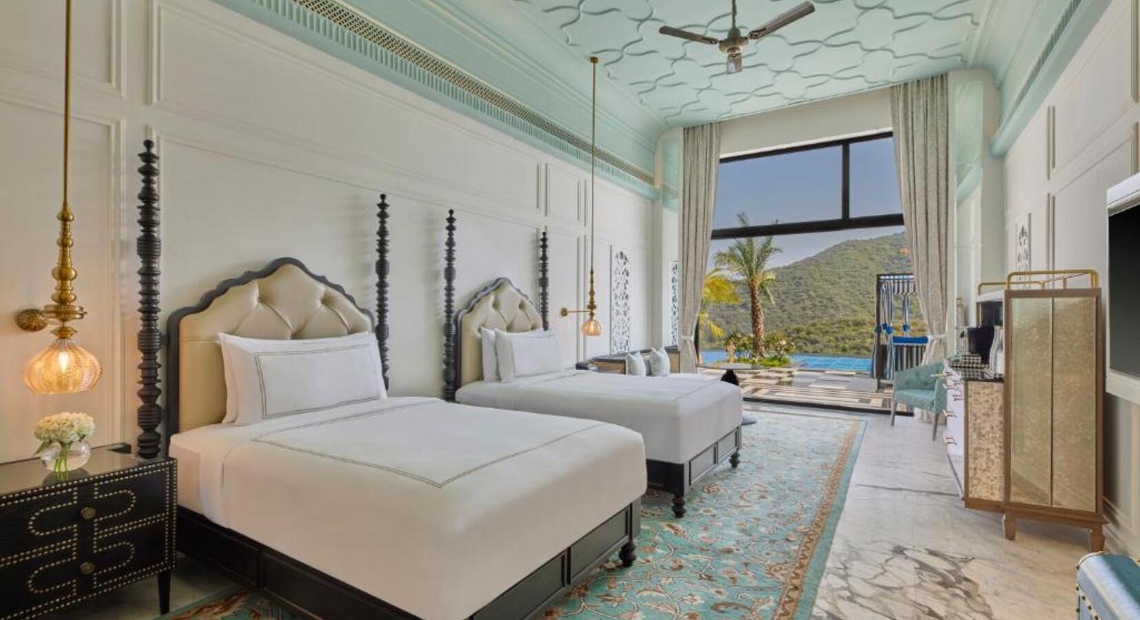 Twin Bedroom 