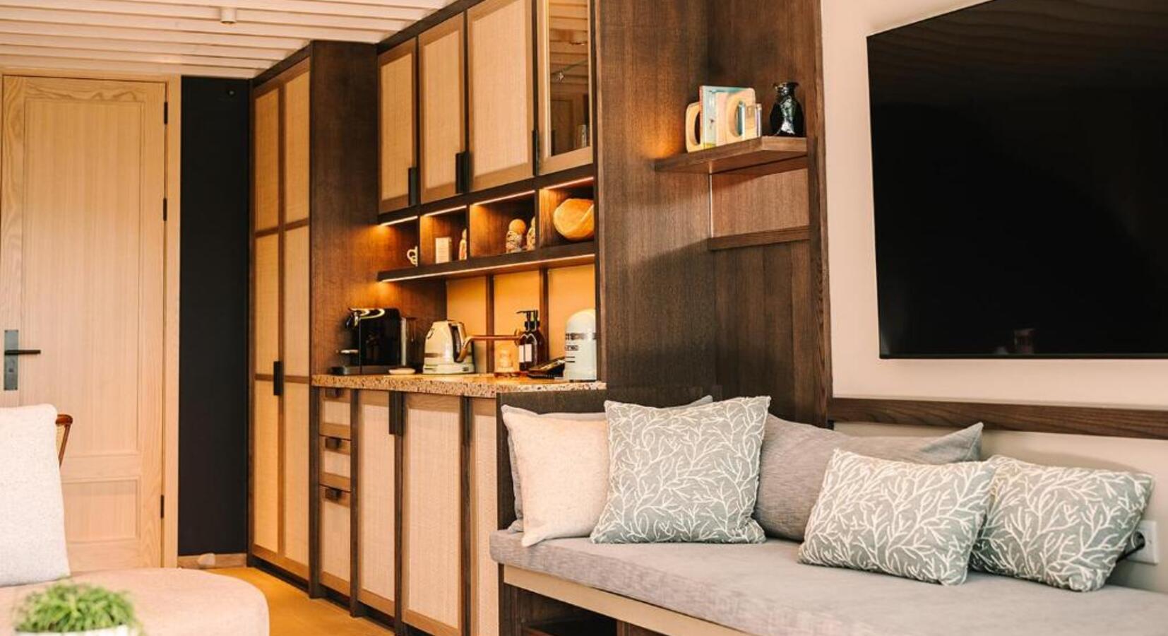 Lakeside Spa Lodge