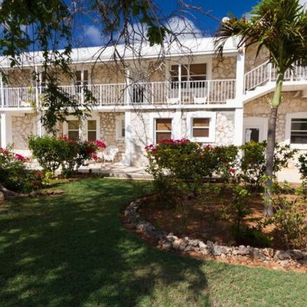 Hut Pointe Inn