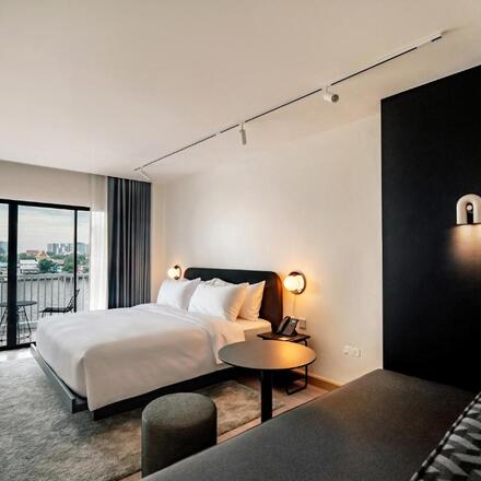 The StandardX Bangkok Phra Arthit