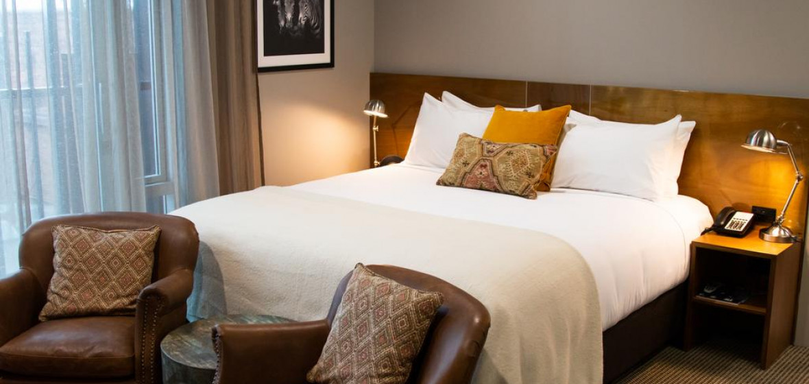 King and Queen Hotel Suites, New