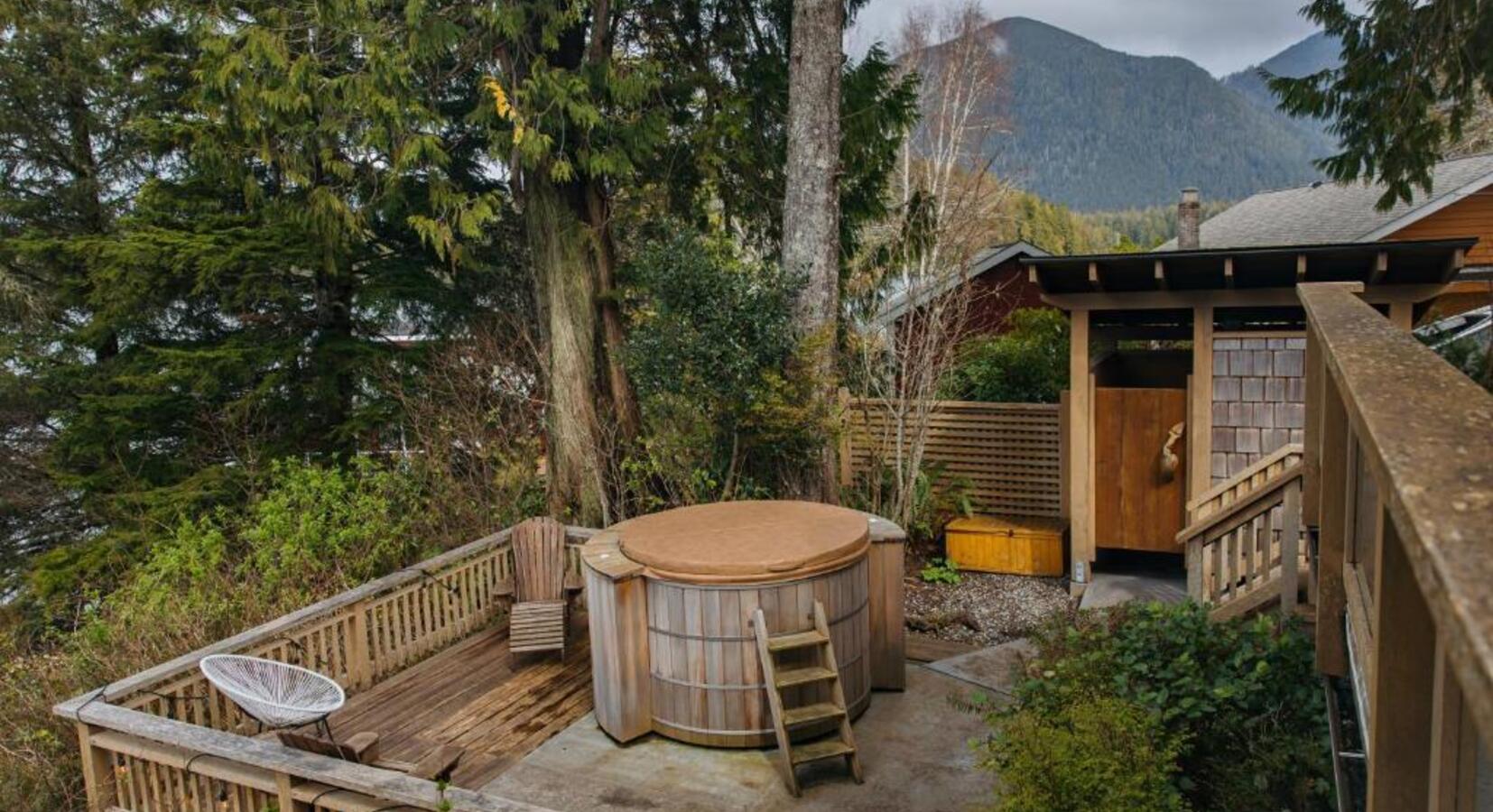 Hot tub