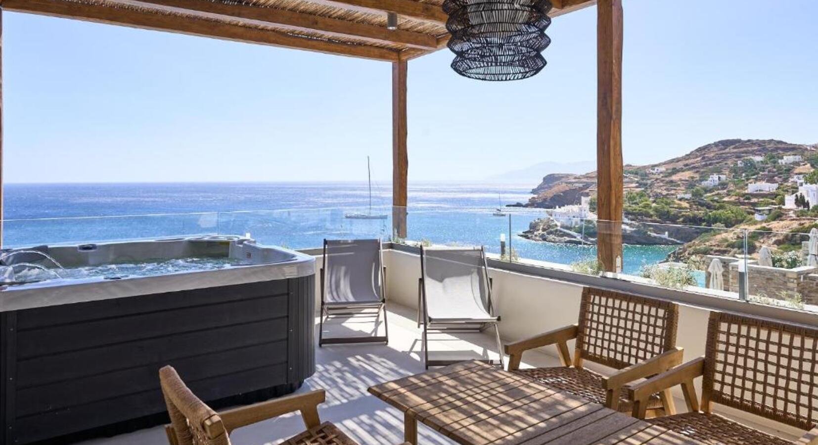 Suite with private hot tub 