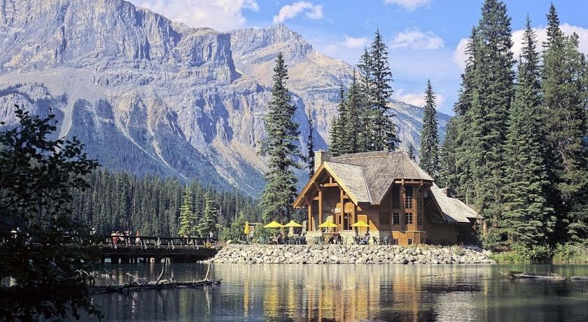 Photo of Emerald Lake Lodge