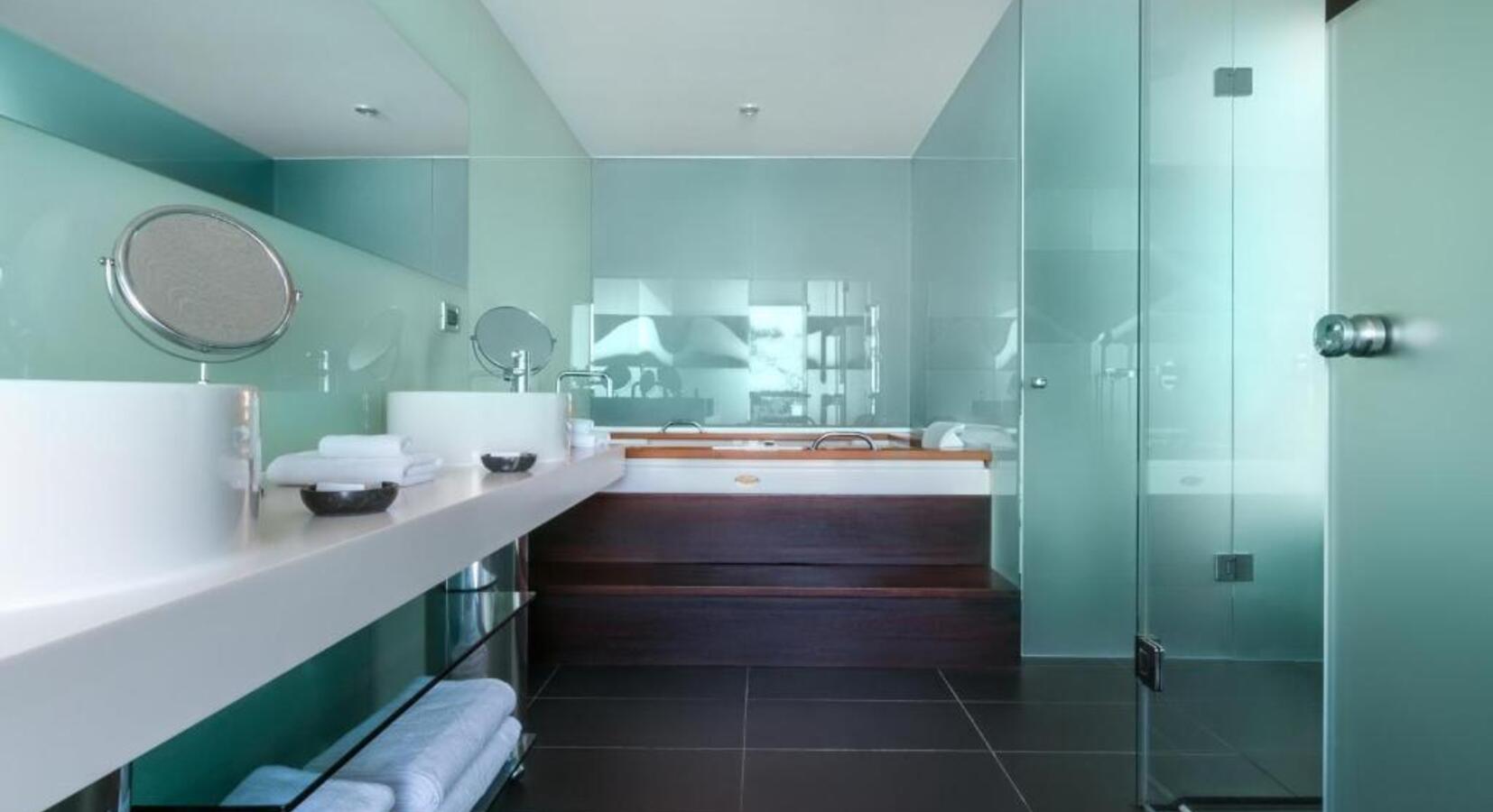 Spa suite