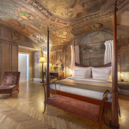 8 Romantic Hotels in Prague