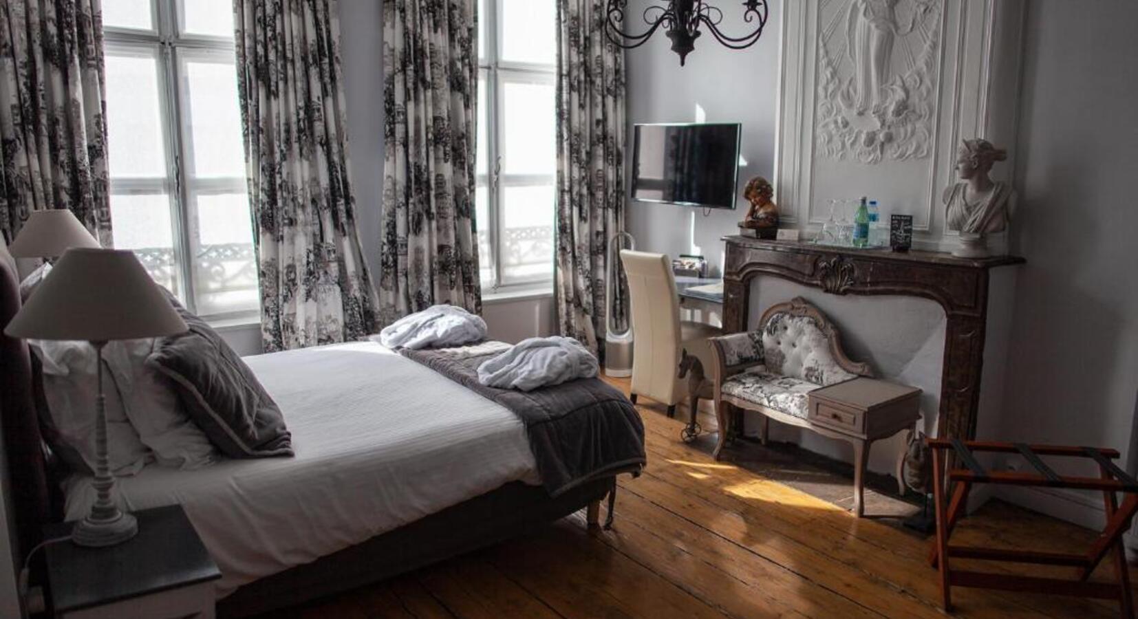 The Pointed Tower Bedroom 