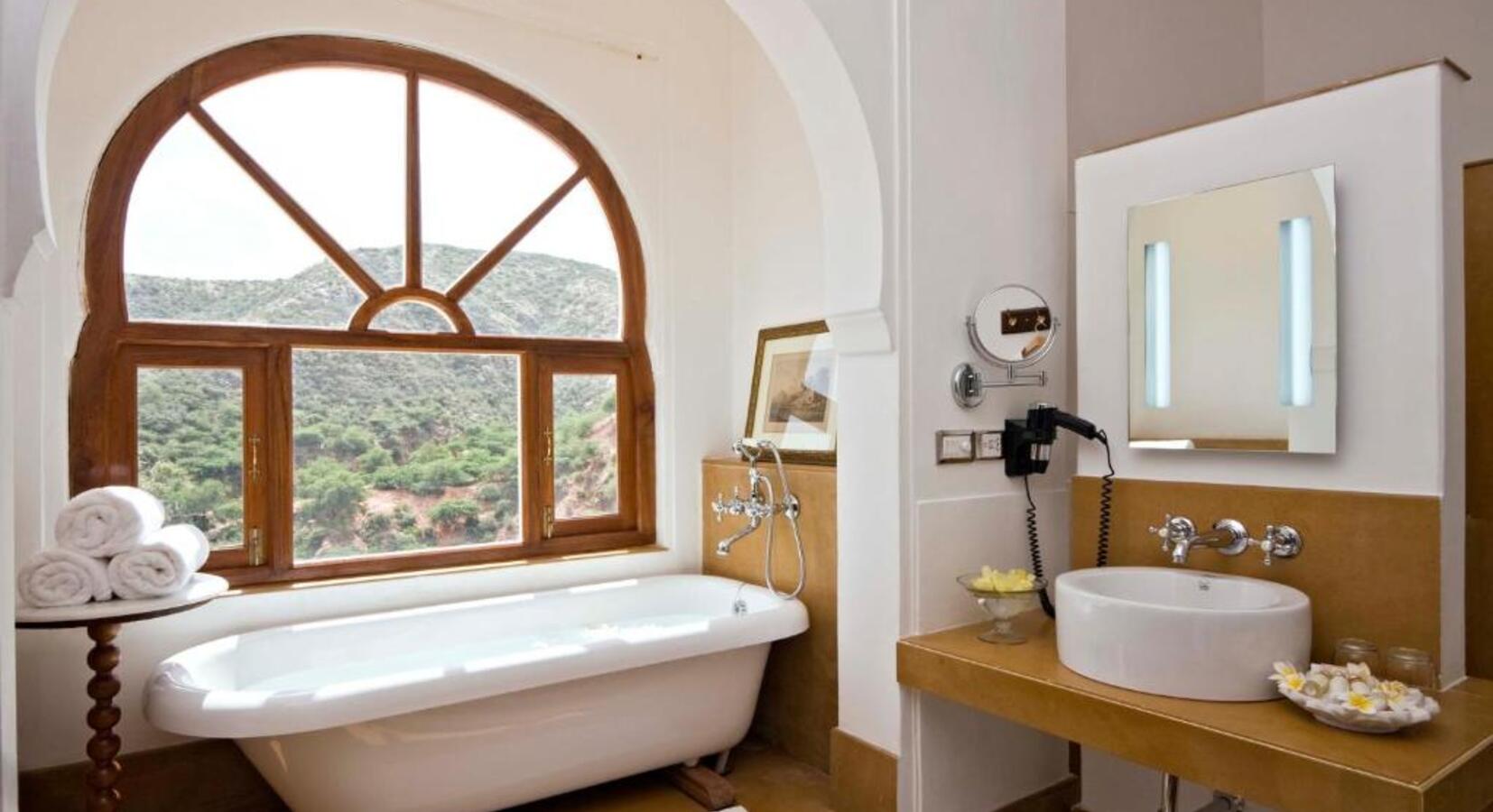 Bathroom with Tub 