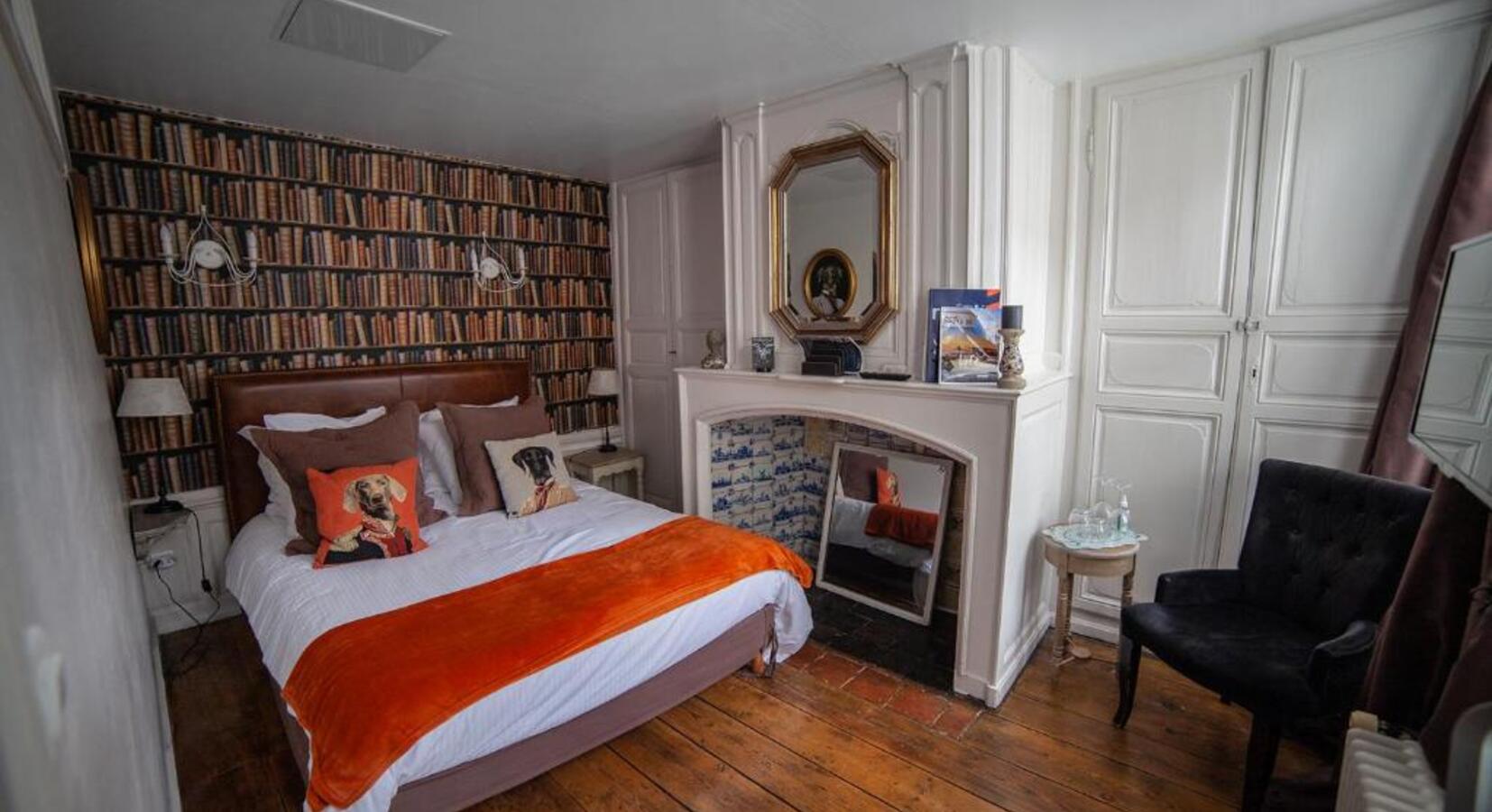 La Berguenard Bedroom 