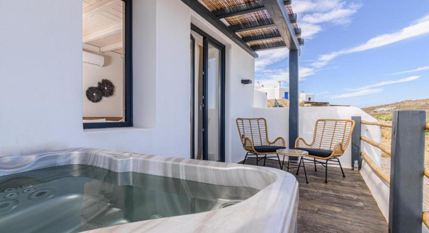Private hot tub