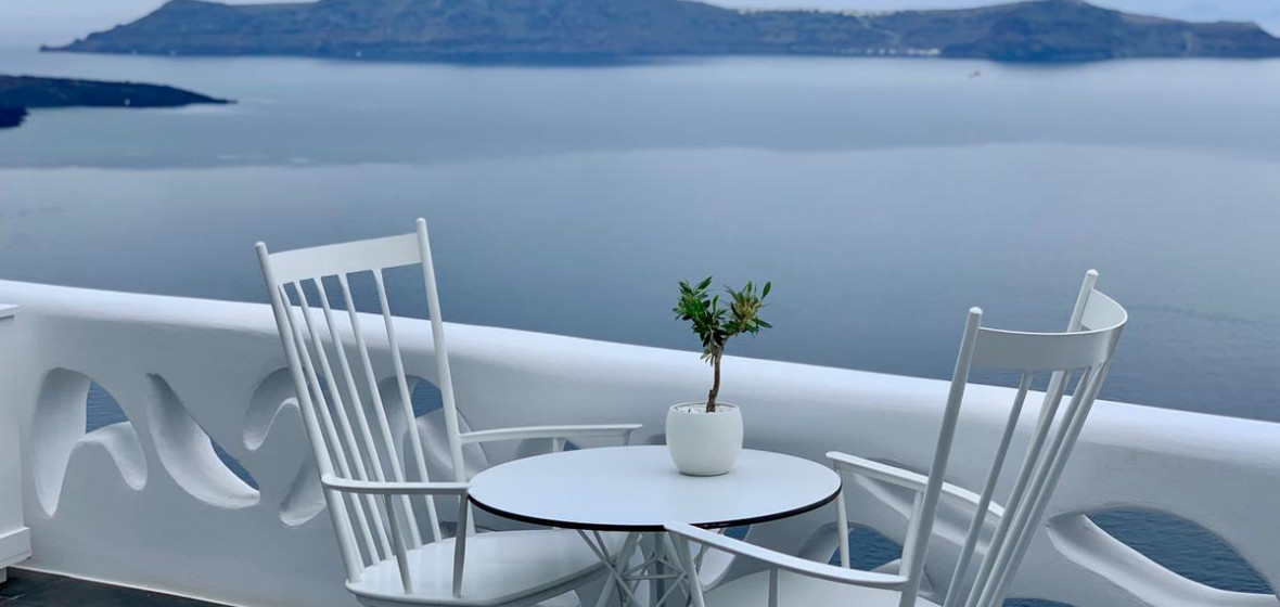 ATHINA LUXURY SUITES in Santorini - Hotel Review & Map