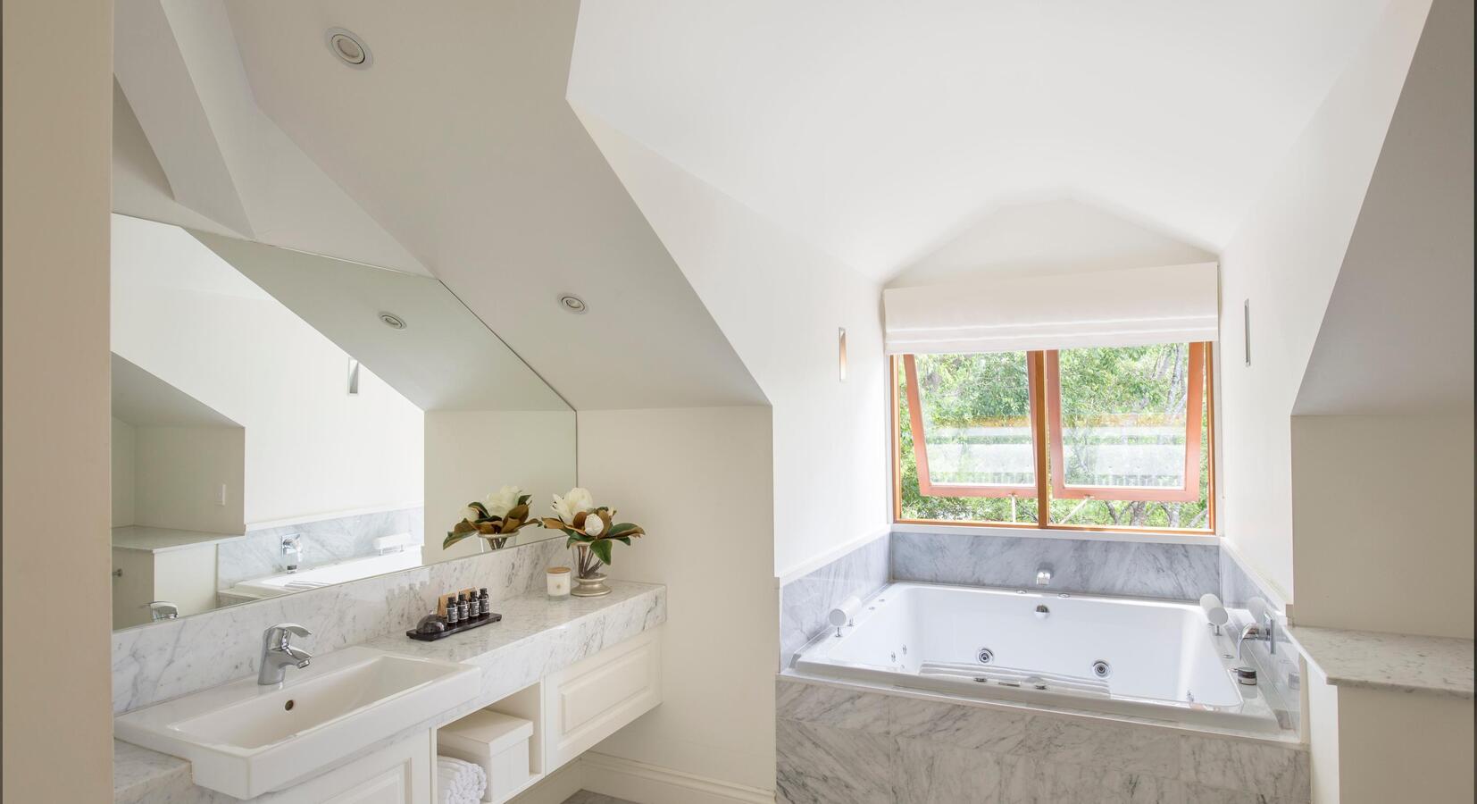 Spa Suite - Bathroom