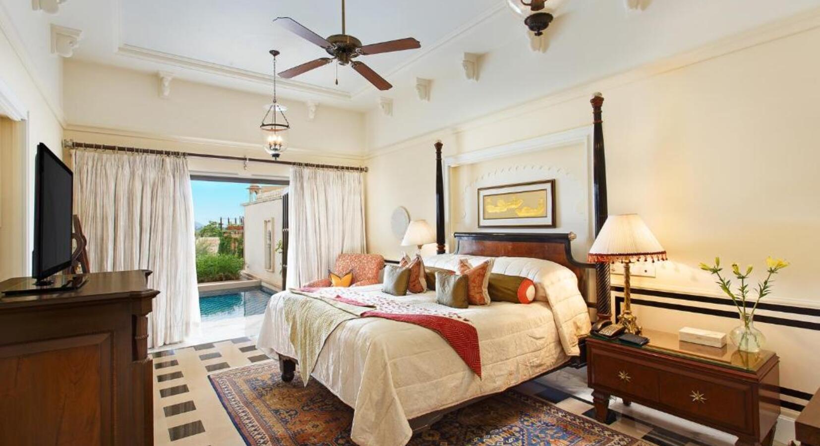 Suite with Plunge Pool 
