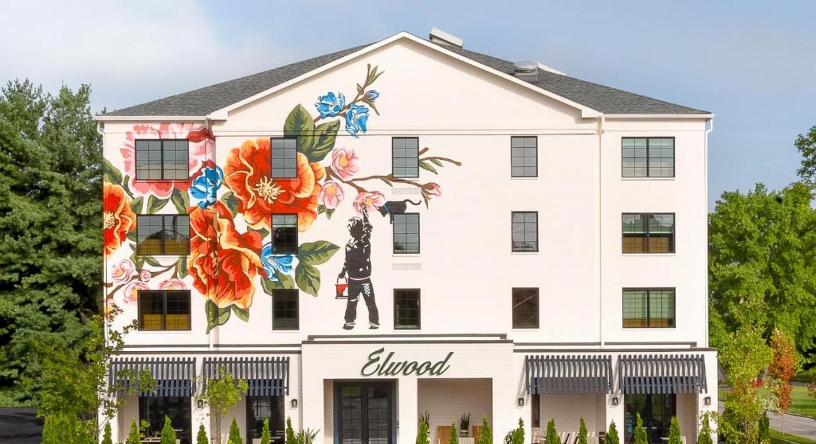 Photo of Elwood Hotel