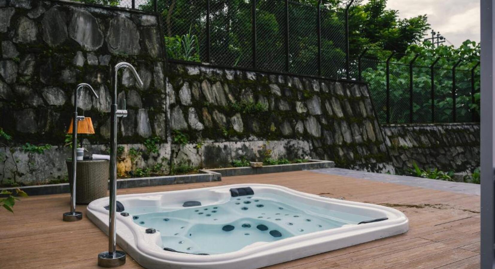 Hot tub