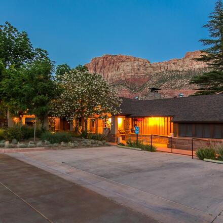 Driftwood Lodge