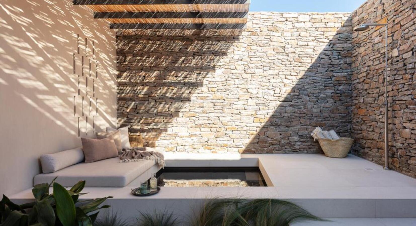 Suite with private plunge pool 