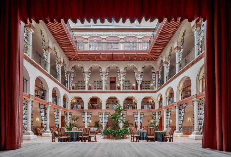 Cristine Bedfor Seville