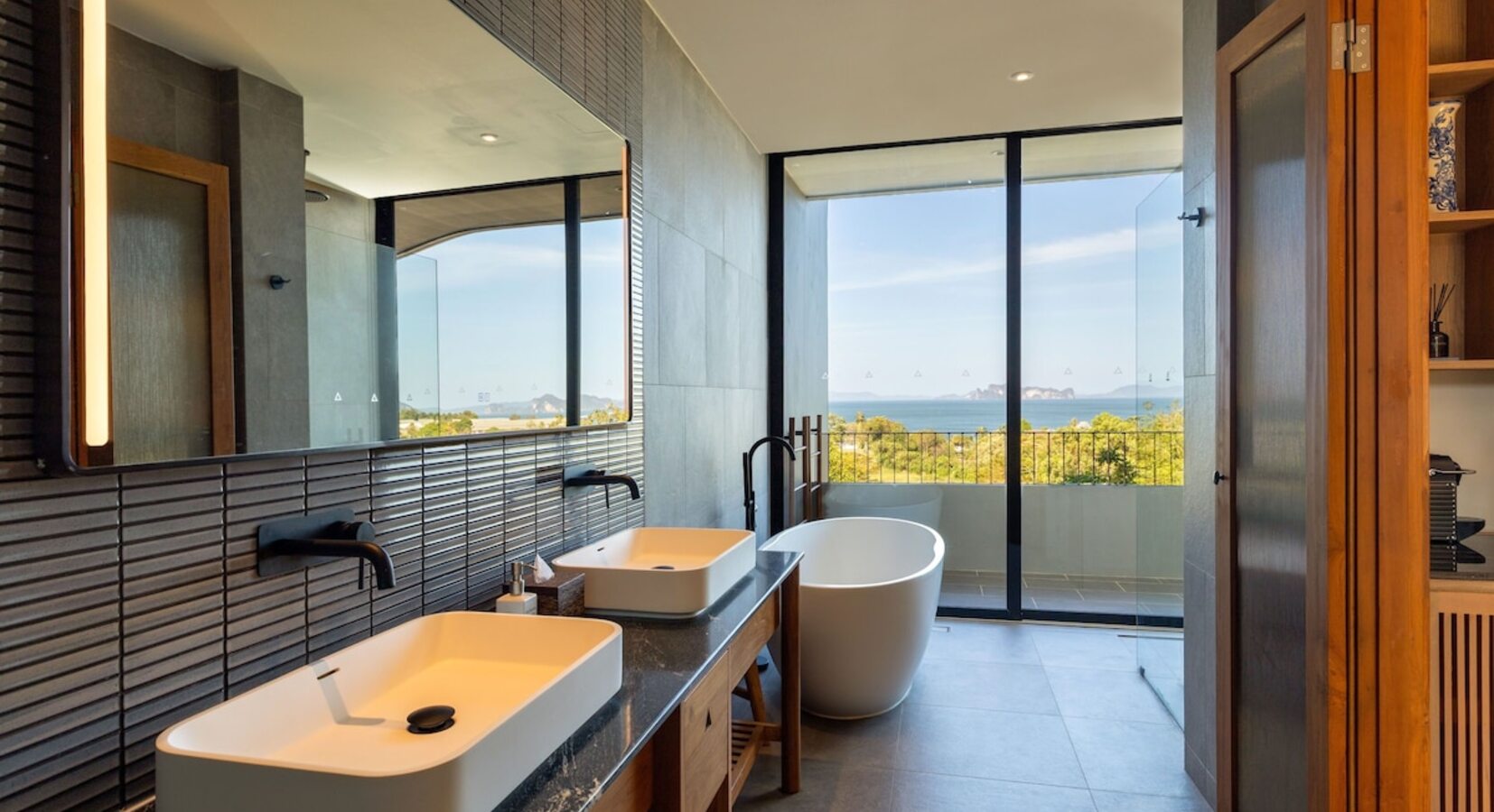 Horizon Ocean King Room