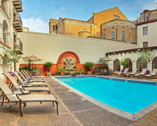 The 10 Best Hotels in San Antonio with a Pool