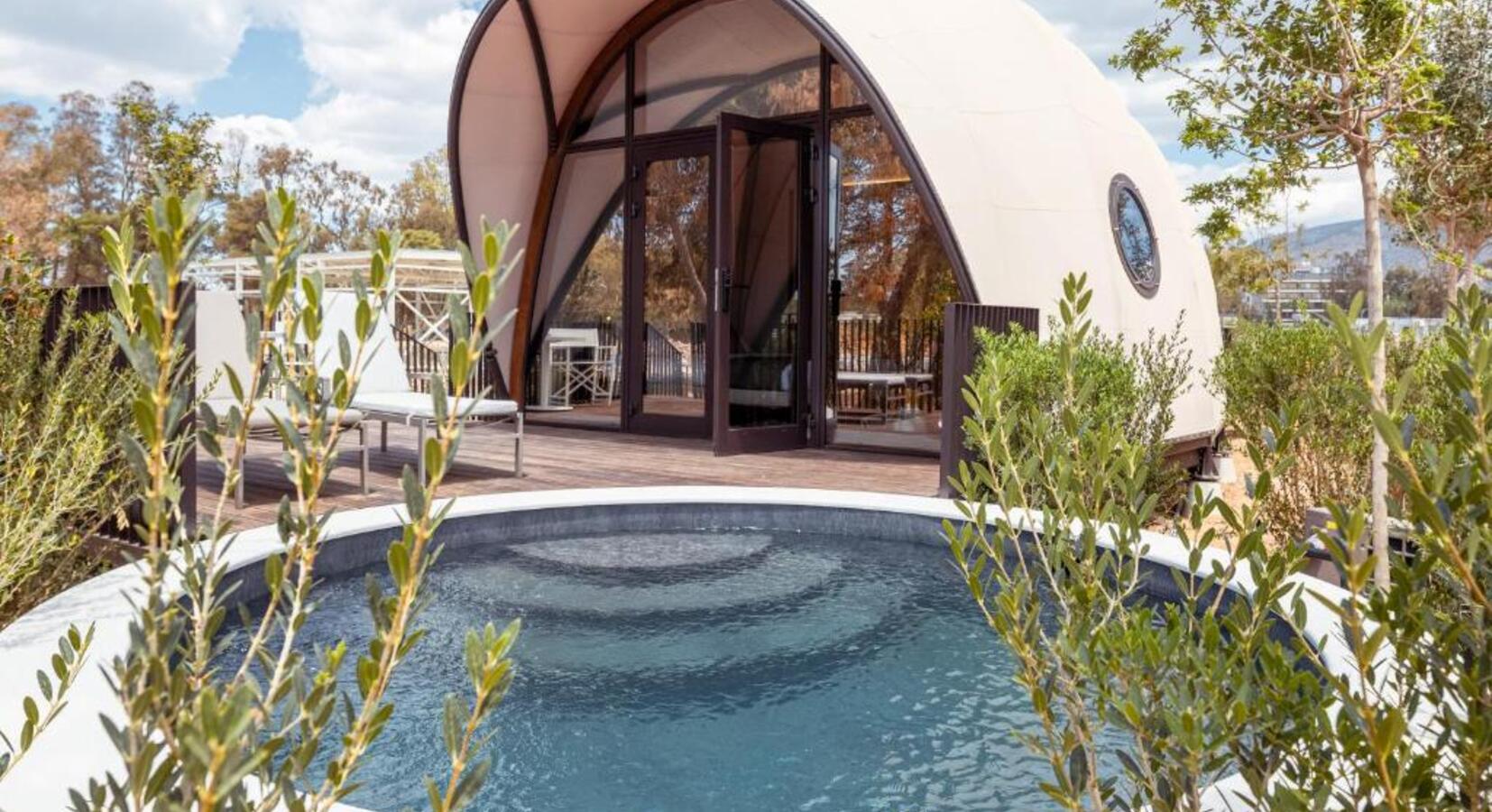 Foto von 91 Athens Riviera