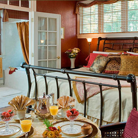 Guestroom: The Carriage House