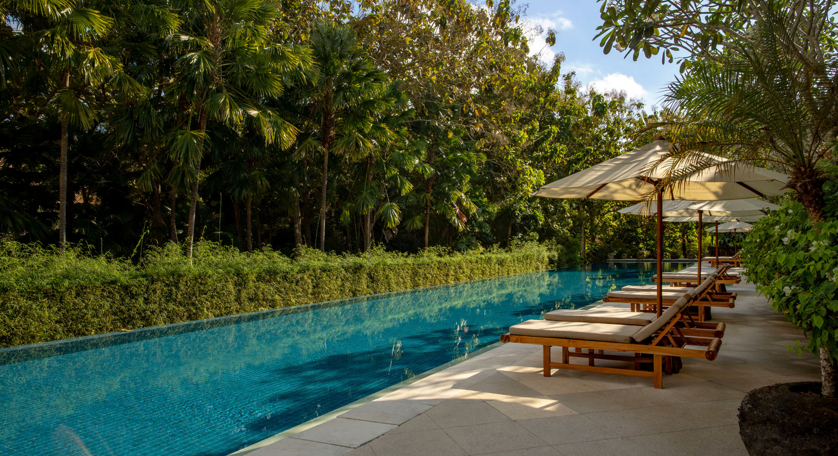 Four bedroom villa pool 