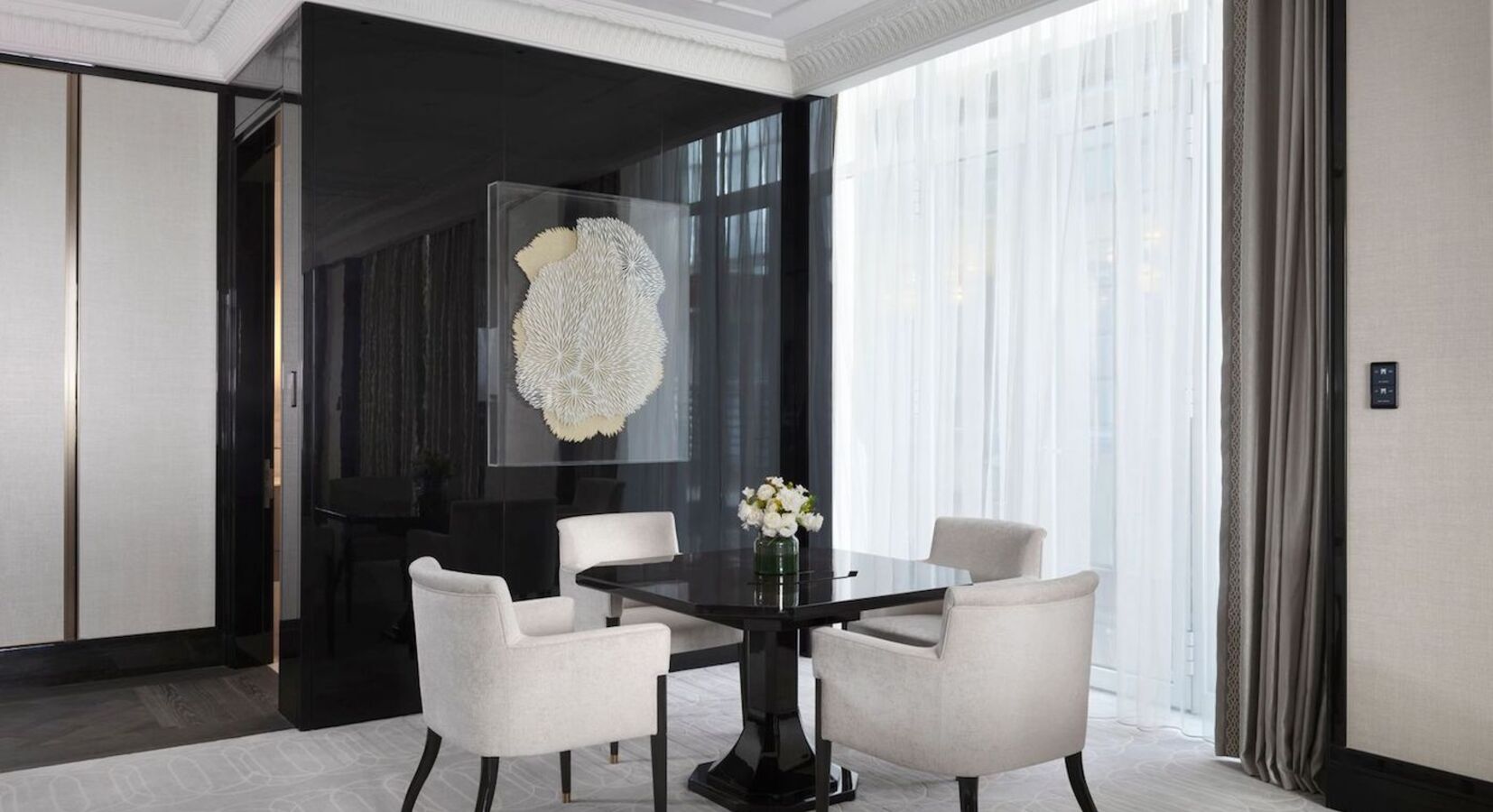 Deluxe Suite with Garden