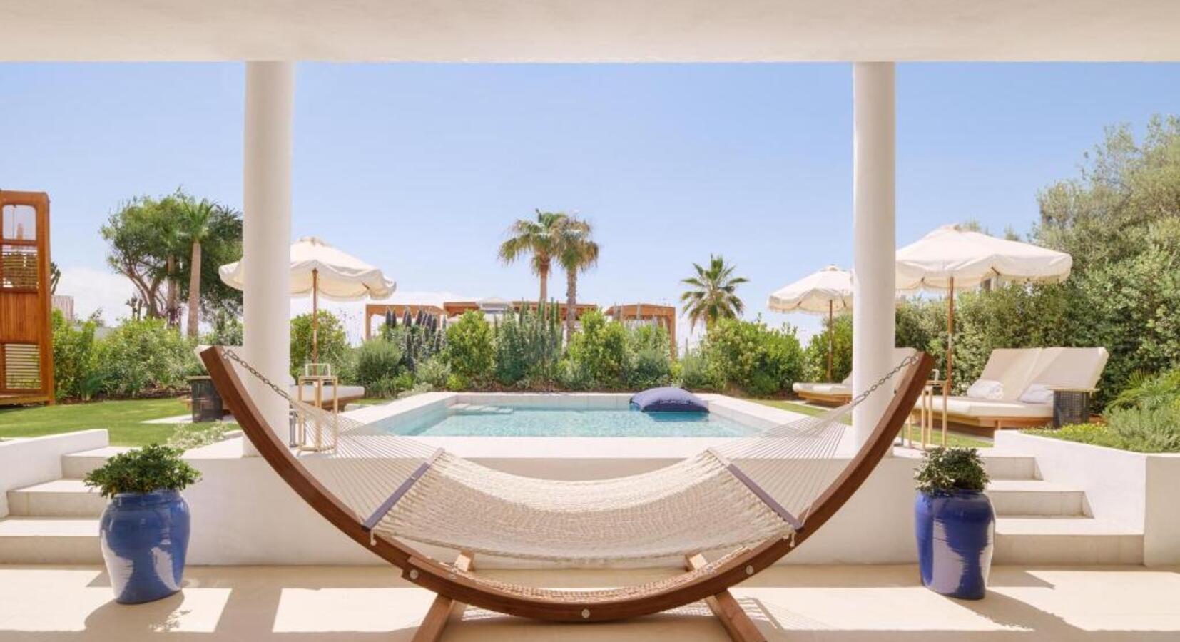 Suite with private pool 