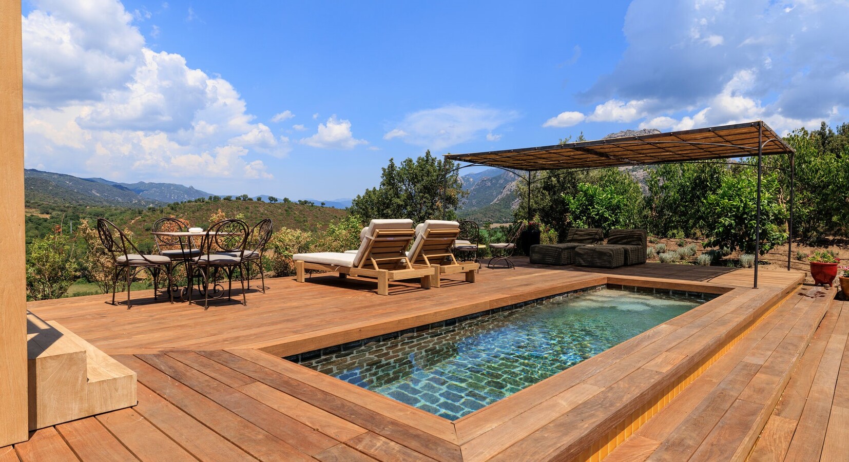 Suite with private pool 