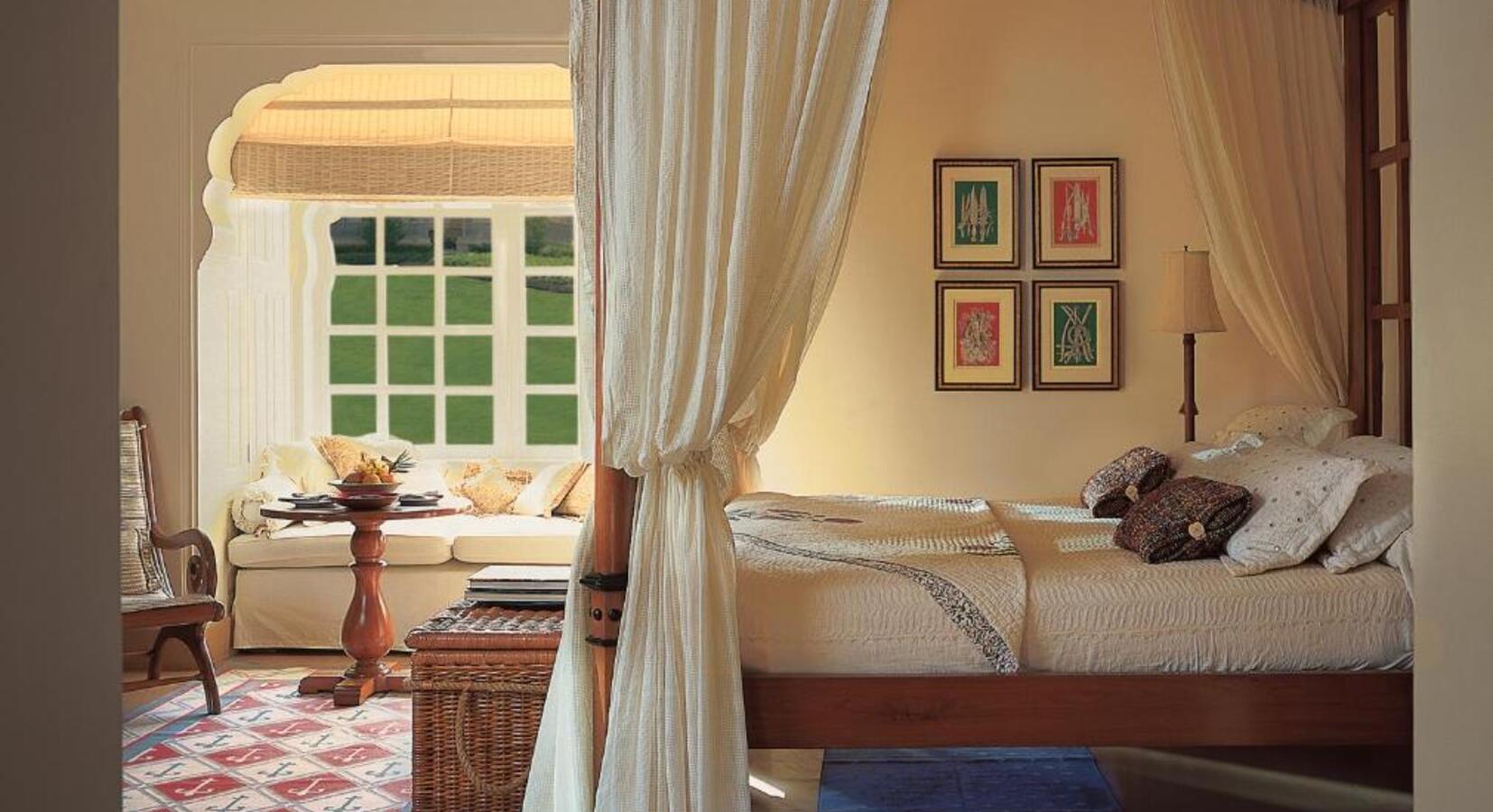 Double Bedroom with Four Poster