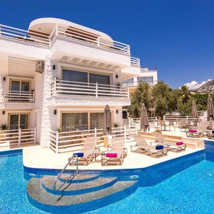 Saray Suites