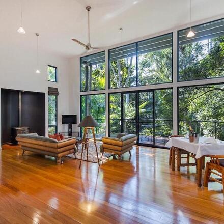 Treehouse Sitting Room 