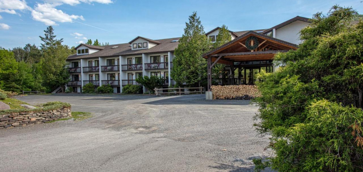 Bluebird Hunter Lodge, New York State, United States of America. Expert