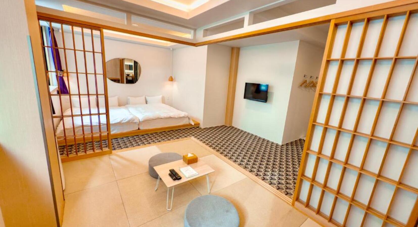 Guestroom 