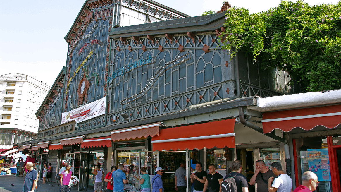Porta Palazza market
