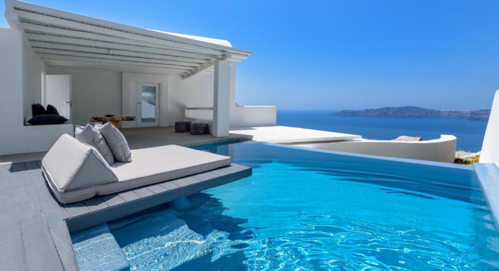 Pool Suite 