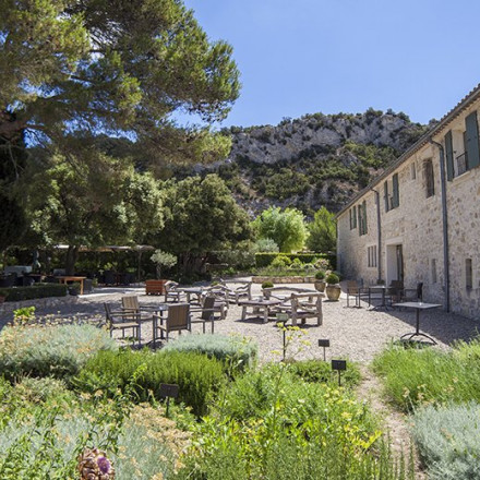 Entre Vigne et Garrigue