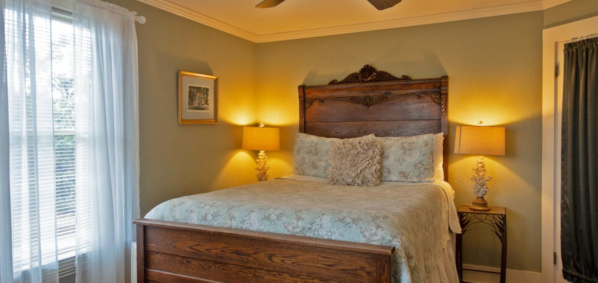 Cinnamon Bear Creekside Inn, Sonoma Review The Hotel Guru